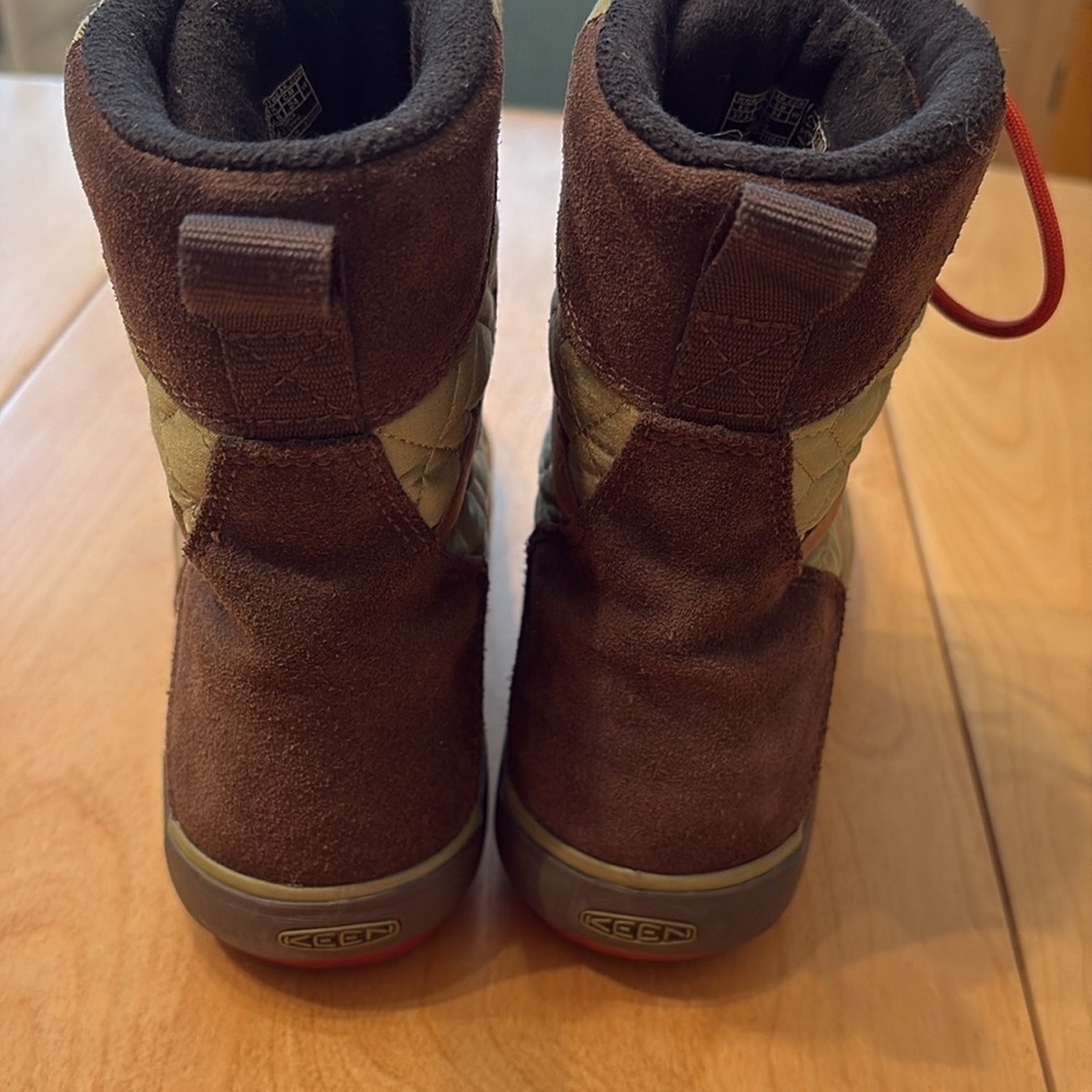 KEEN Elsa II Women’s Quilted Leather Boots.  Size 7 - Picture 4 of 10